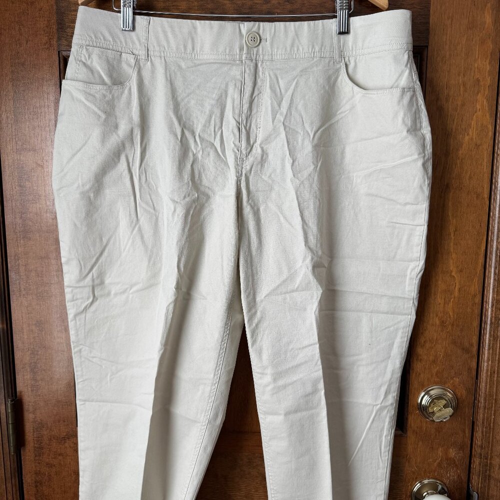 NWT cj banks Khaki Cropped Pants Size 16W